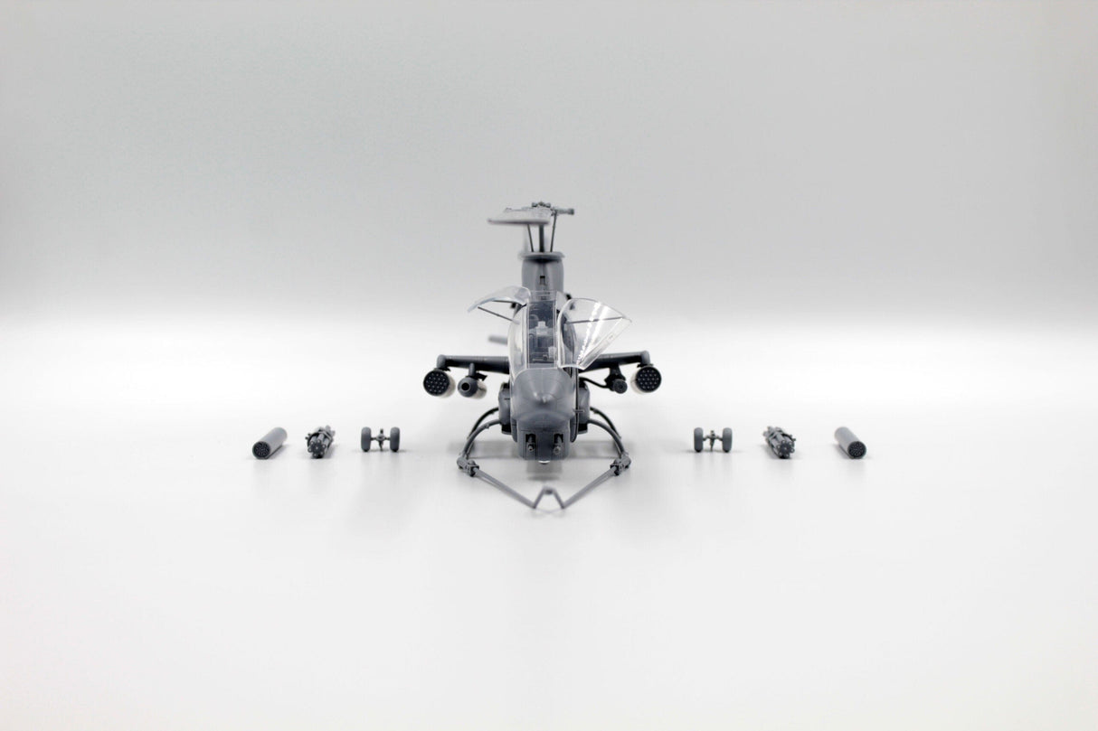 ICM 1/48 Cobra AH-1G + Bronco OV-10A with US Pilots & Ground Personnel and US Helicopter Pilots Forward base Plastic Model Kit