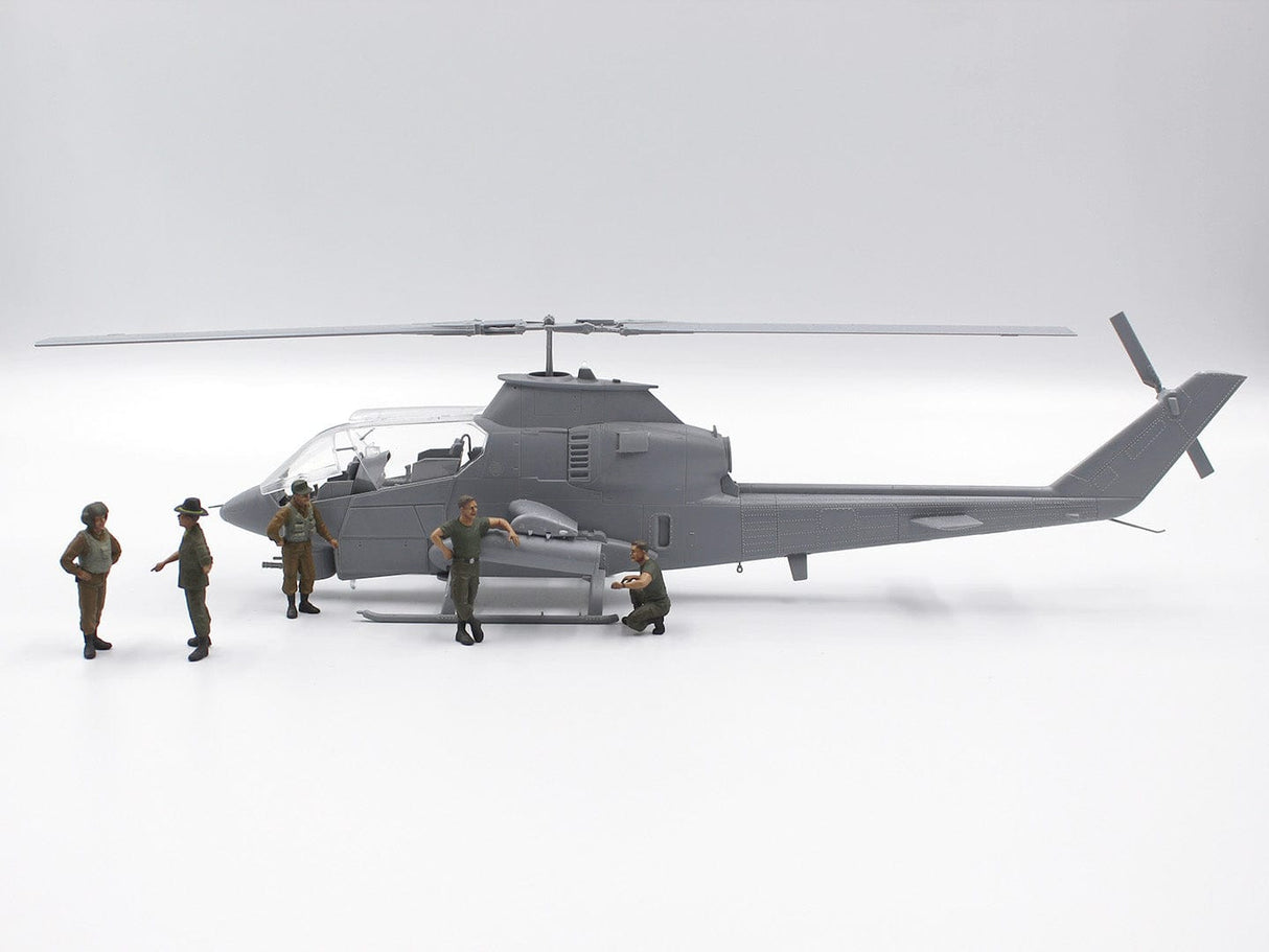 ICM 1/48 Cobra AH-1G + Bronco OV-10A with US Pilots & Ground Personnel and US Helicopter Pilots Forward base Plastic Model Kit