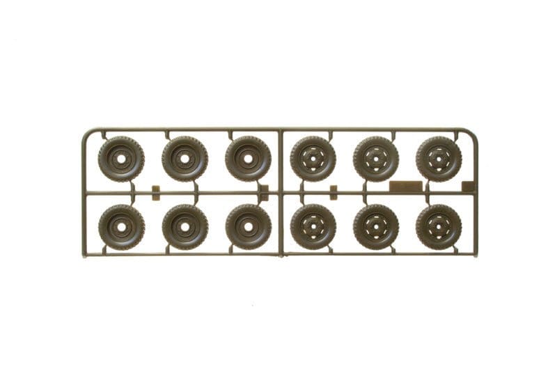 Italeri 6364 1/35 M - 8 Greyhound Plastic Model Kit - Hobbytech Toys