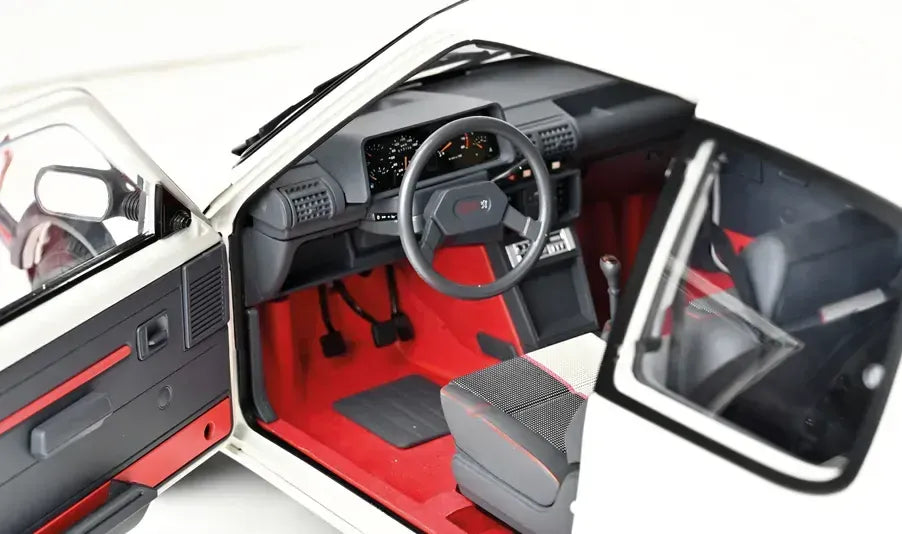IXO Collections 1/8 Peugeot 205 GTI (White) Full Kit