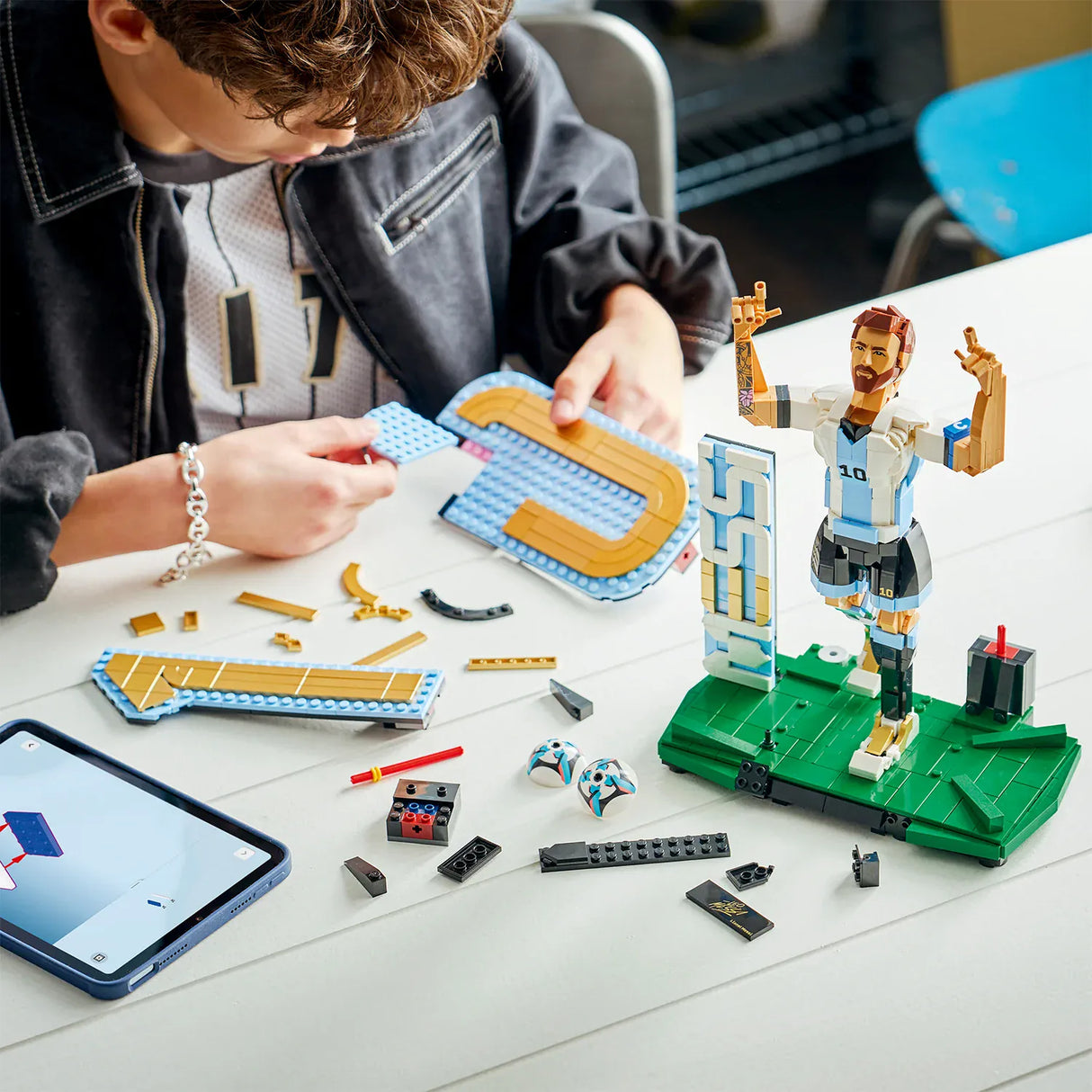 LEGO Editions: Lionel Messi – Football Legend [43015]