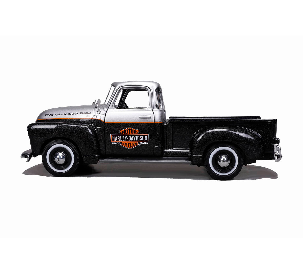 Maisto 1/24 1950 Chevrolet 3100 with 1948 Harley-Davidson FL Panhead