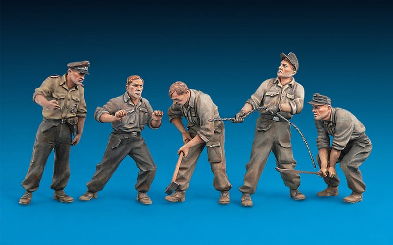 Miniart 1/35 German Tank Repair Crew Special Edition Plastic Model Kit [35319]