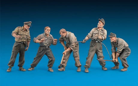 Miniart 1/35 German Tank Repair Crew Special Edition Plastic Model Kit [35319]
