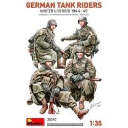 MiniArt 1/35 German Tank Riders Winter Uniform 1944-45 – MA35370