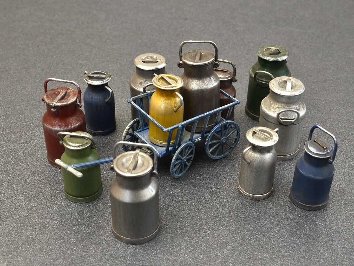 Miniart 1/35 Milk Cans With Small Cart Plastic Model Kit [35580]