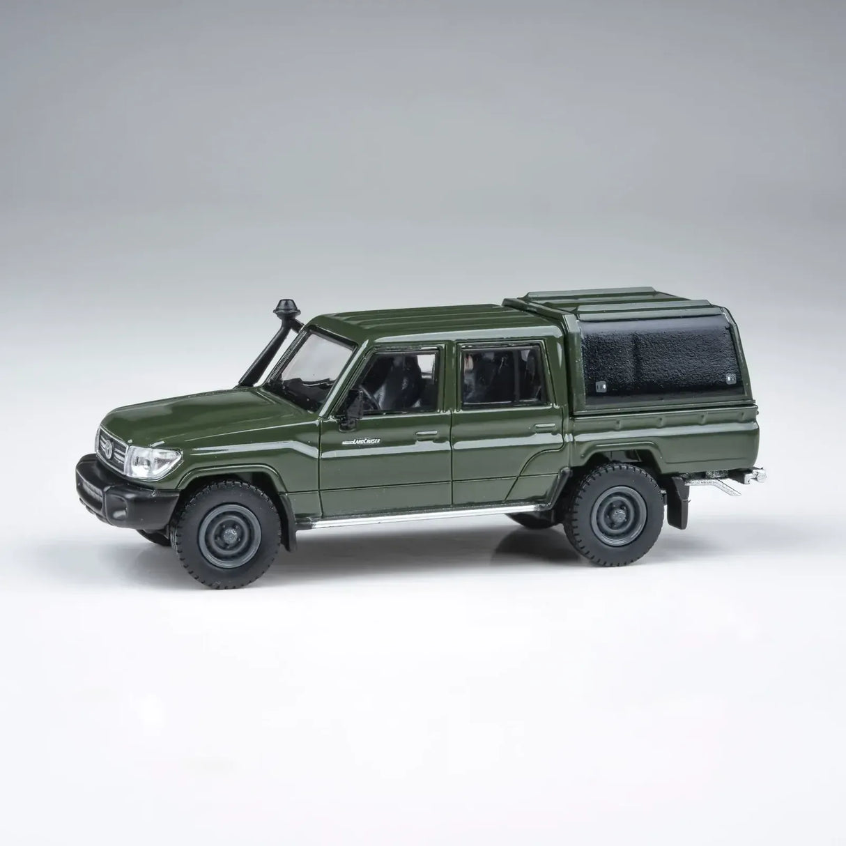 Para64 1/64 2014 Toyota Land Cruiser Dbl Cab Pickup LC79 Military Green RHD
