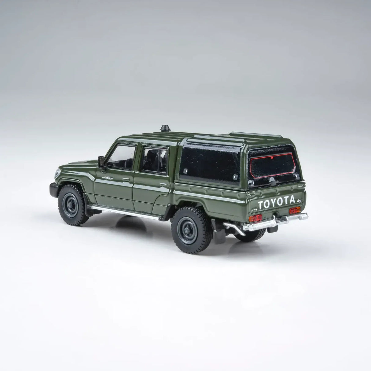 Para64 1/64 2014 Toyota Land Cruiser Dbl Cab Pickup LC79 Military Green RHD