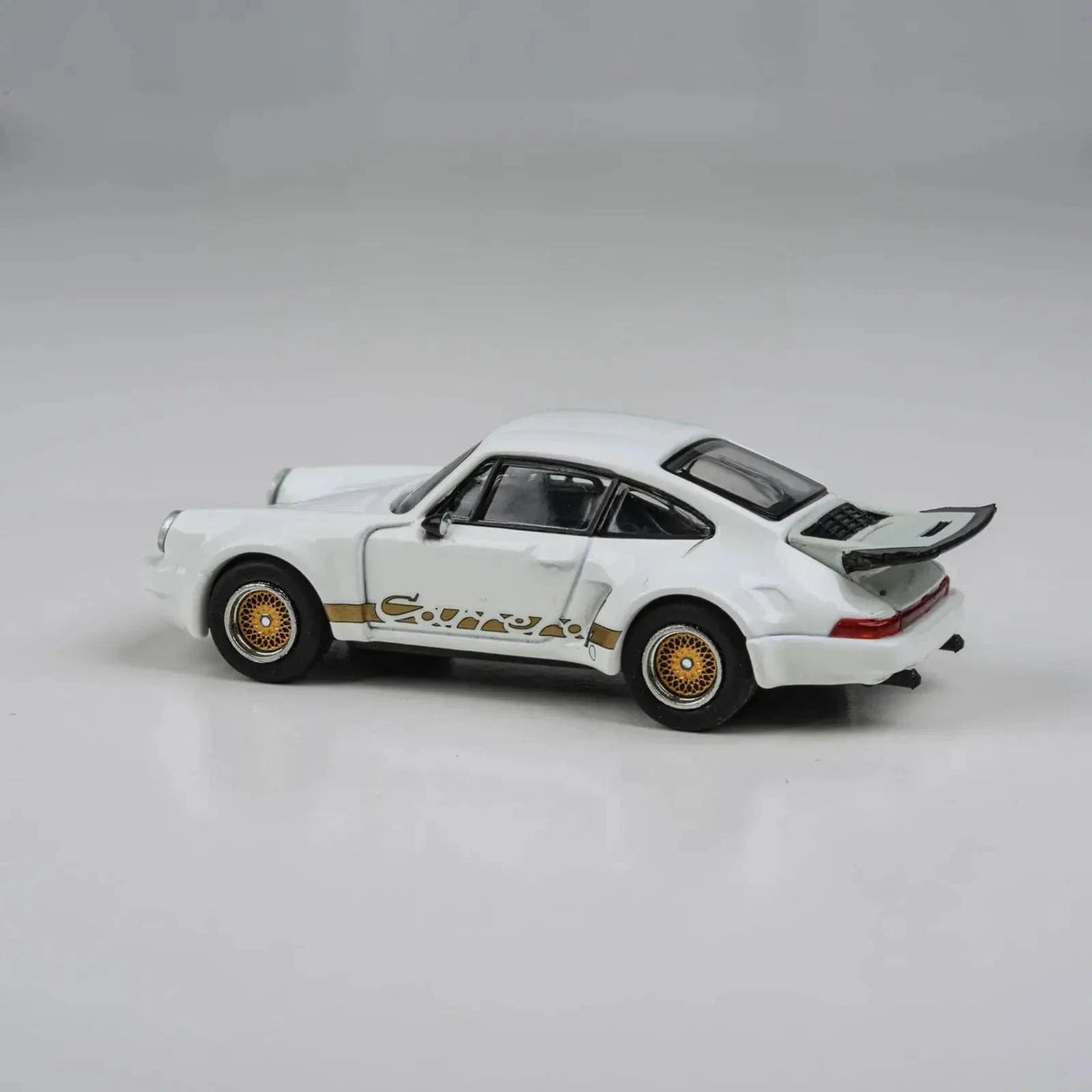 Para64 1/64 Porsche 911 Carrera RSR 3.0 Grand Prix White Diecast Model Car