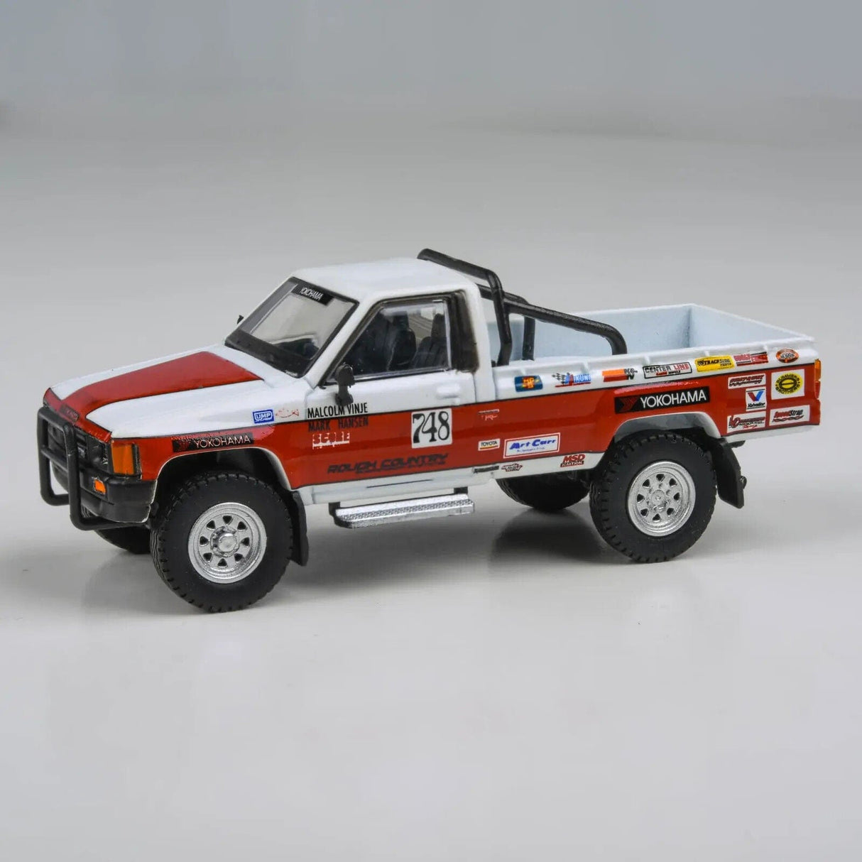 Para64 1/64 Toyota Hilux 87 Mojave 250 Diecast Model Car