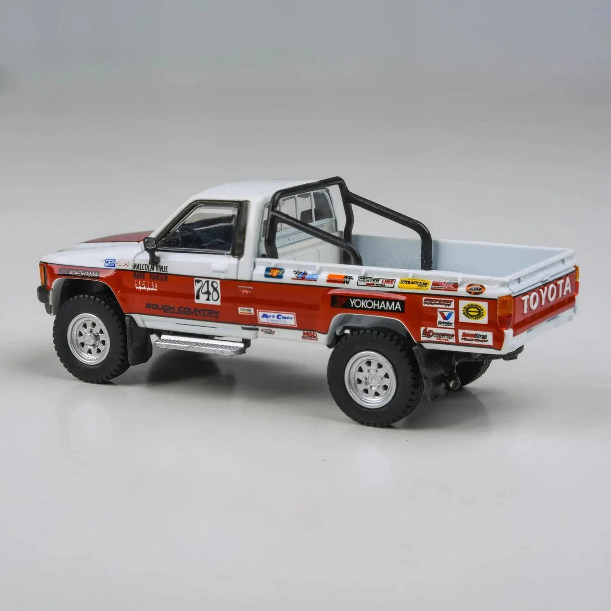 Para64 1/64 Toyota Hilux 87 Mojave 250 Diecast Model Car