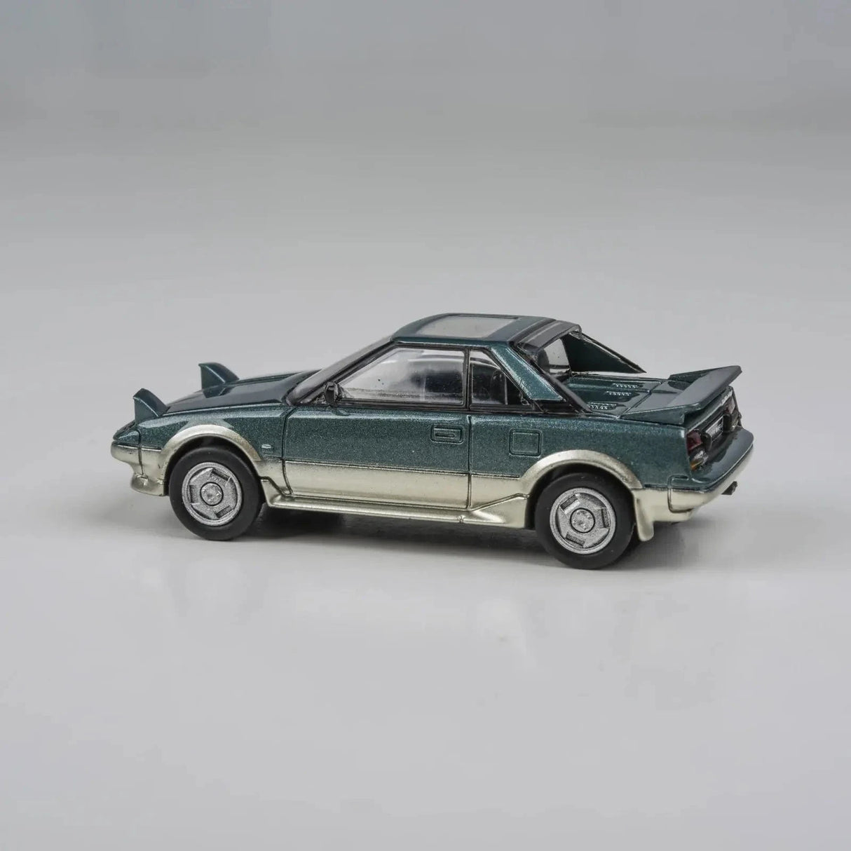 Para64 1/64 Toyota MR2 MK1 Green/Gold RHD Diecast Model Car