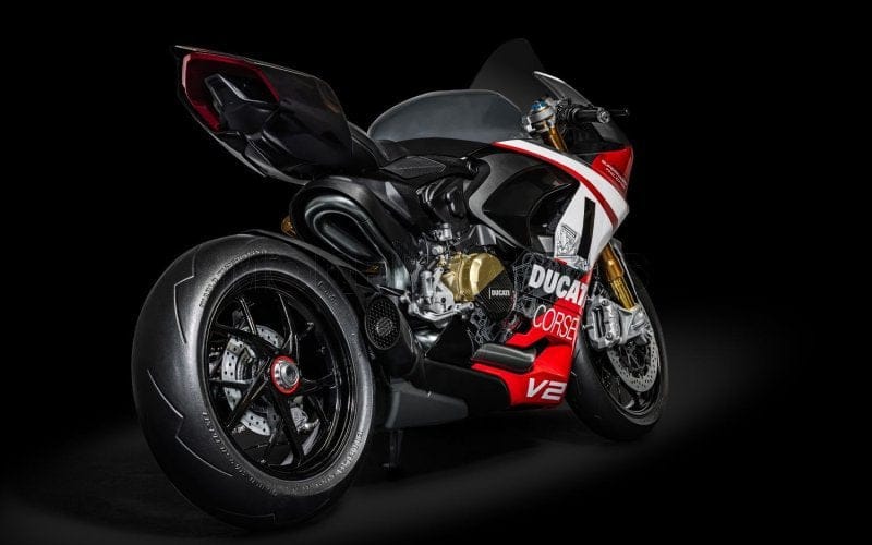 Pocher 1/4 Ducati Panigale - V2 Superquadro Final Edition Model Kit [HK124]