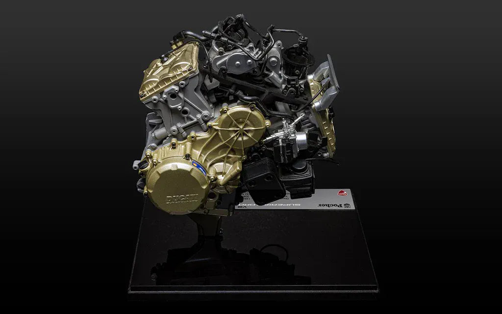 Pocher 1/4 Ducati Superquadro - V2 Engine Model Kit [HKM124]