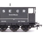 Rapido UK 931001 OO SECR 6 Wheel Brake Van No.2033 Grey - Hobbytech Toys