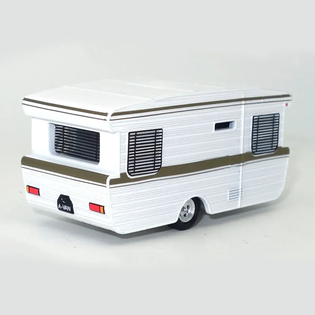 Road Ragers 1/64 1967 Viscount Alumvan Caravan