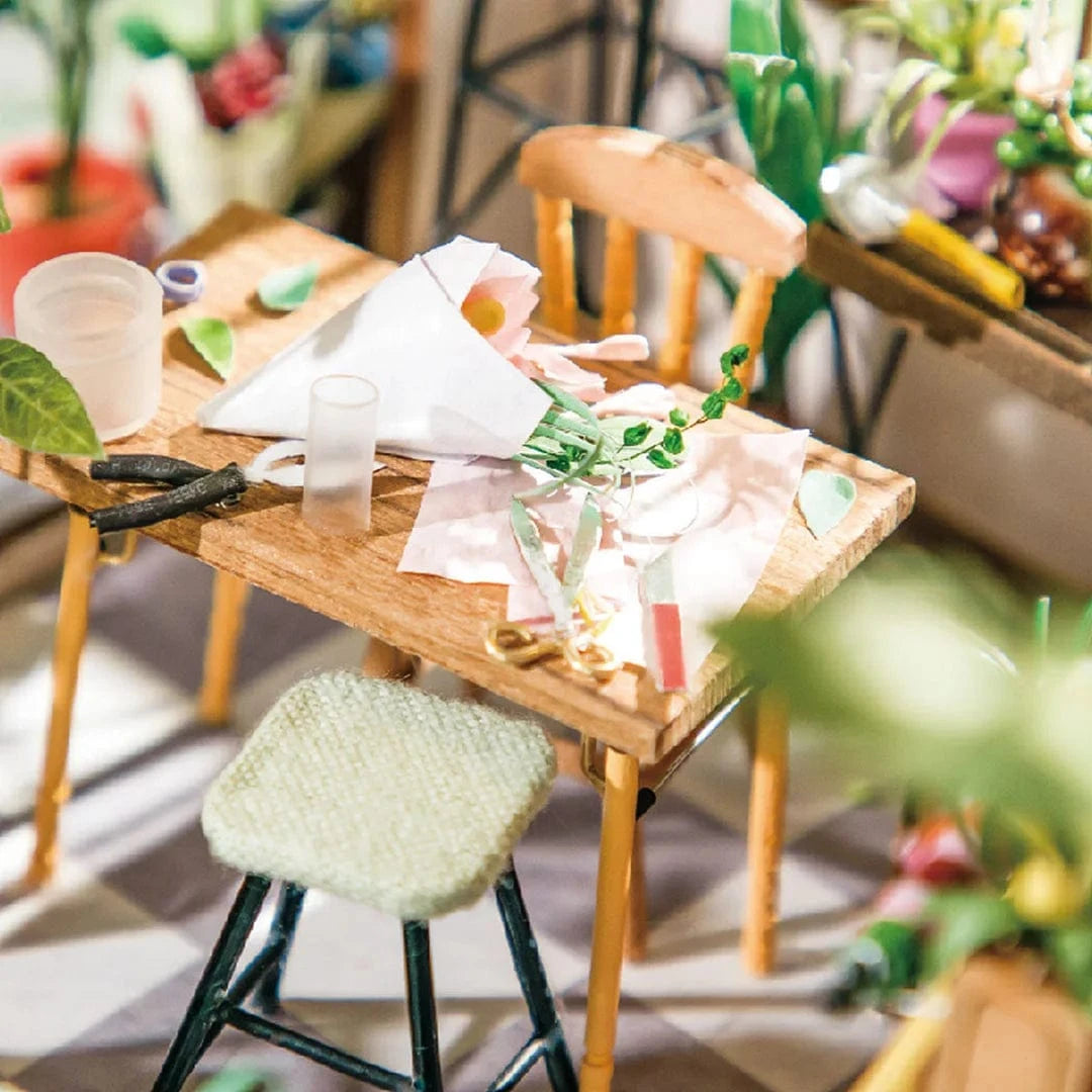 Robotime DIY Emily's Flower Shop Kit