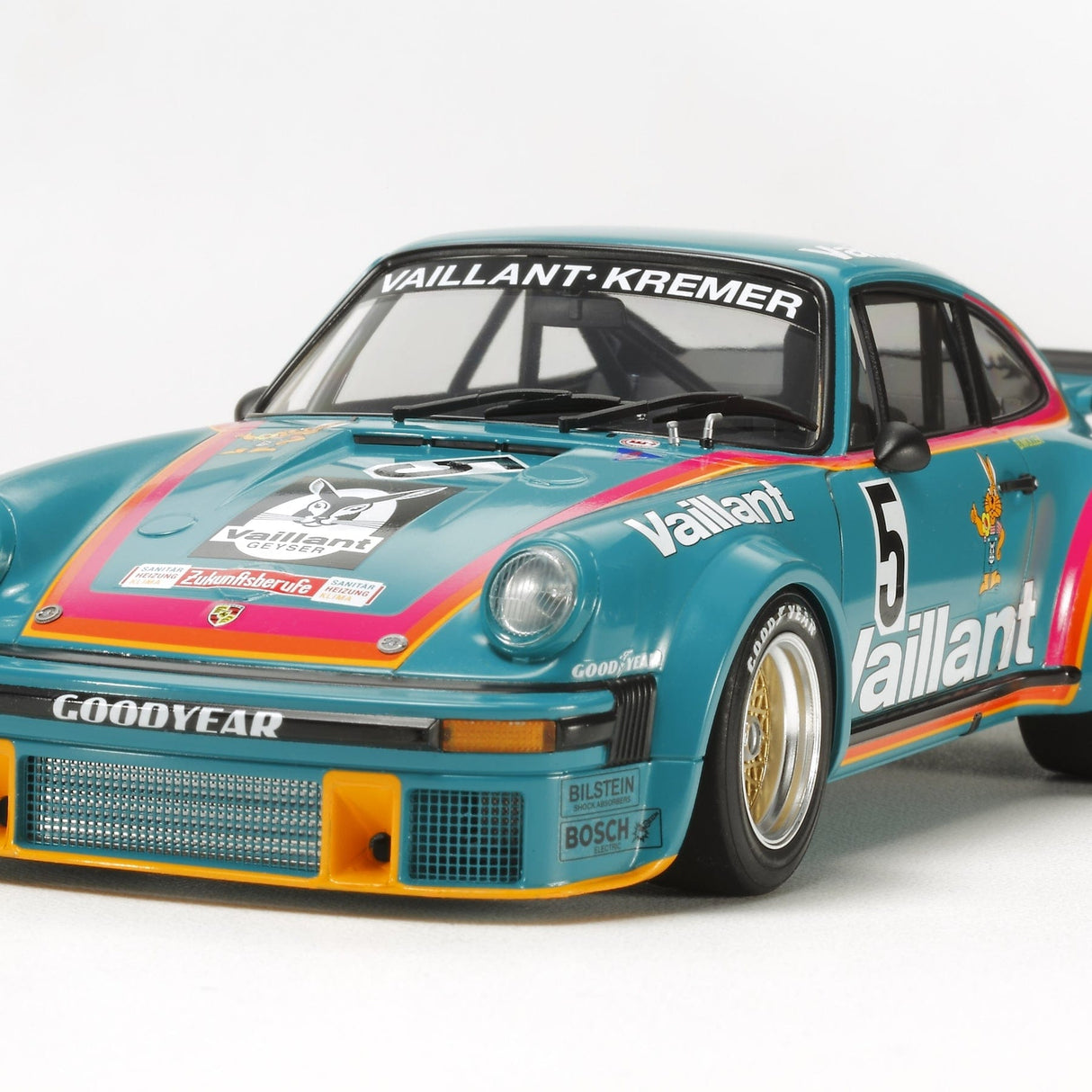 Tamiya 1/24 Porsche 934 Turbo RSR Vaillant Plastic Model Kit [24334]