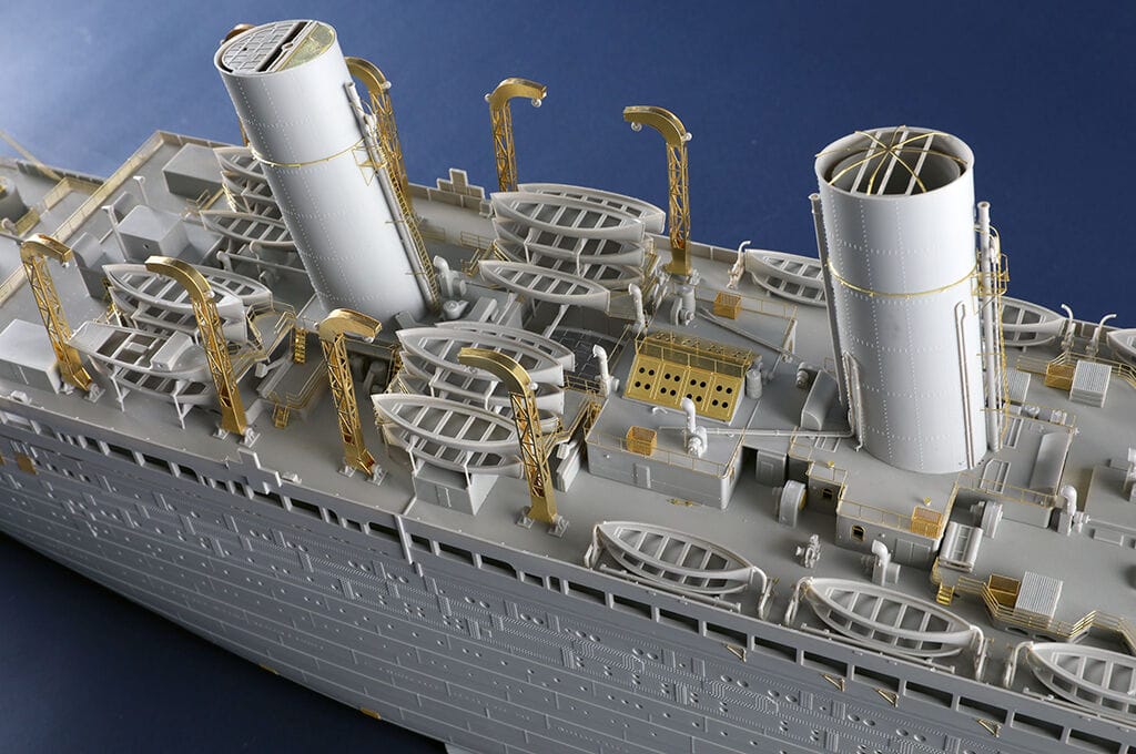 Trumpeter 1/200 HMHS Britannic Plastic Model Kit [03721]
