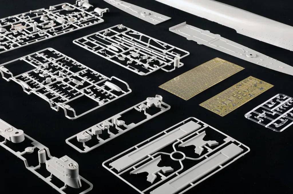 Trumpeter 1/350 Italian Heavy Cruiser Pola Plastic Model Kit