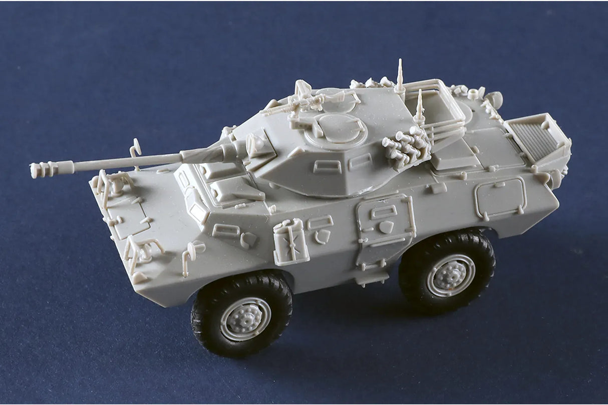 Trumpeter 1/72 LAV-150 Commando AFV w/ Cockerill 90mm Gun Plastic Model Kit [07443]