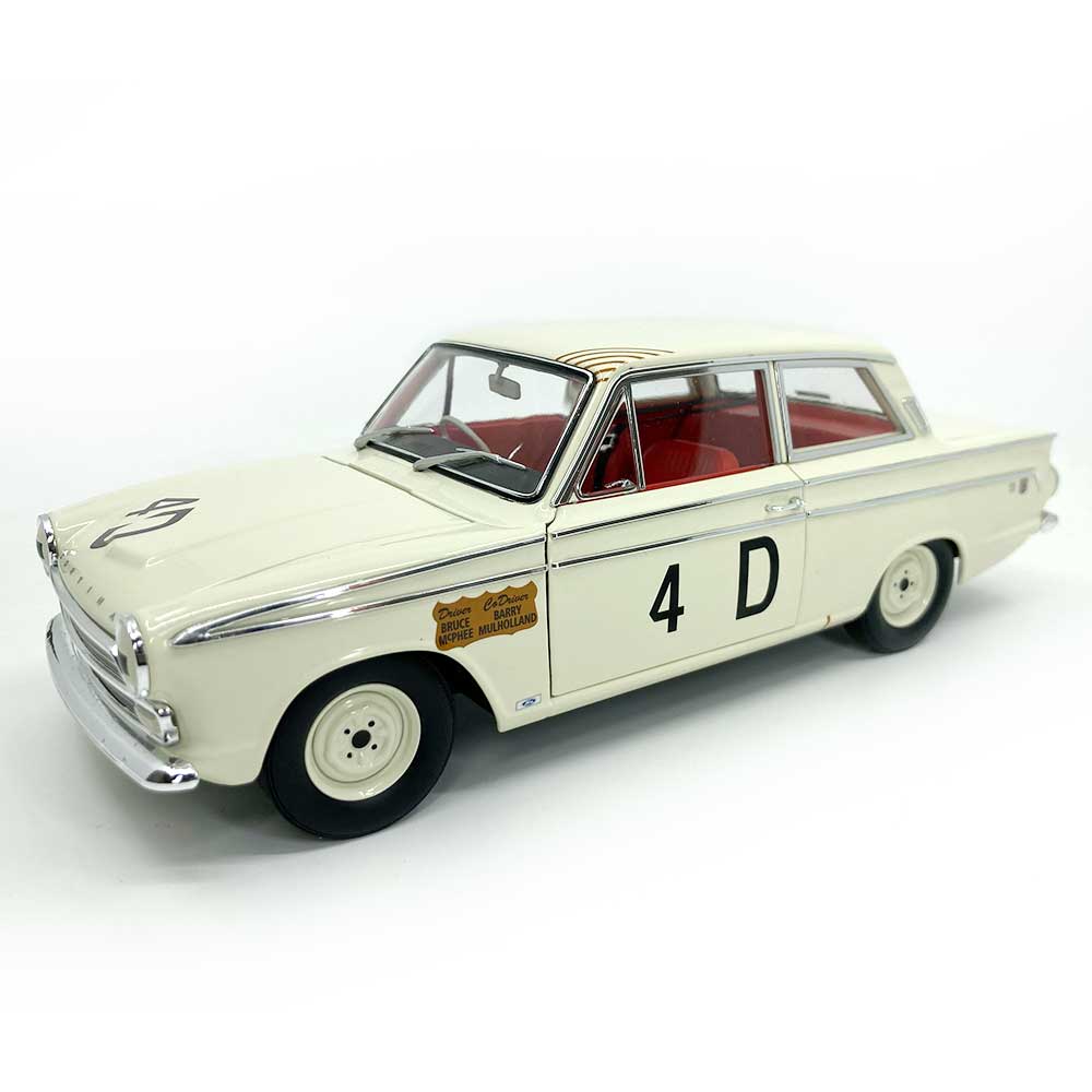 Classic Carlectables 18778 1/18 Ford Cortina GT 500 1965 Bathurst Second Place Car** - Hobbytech Toys