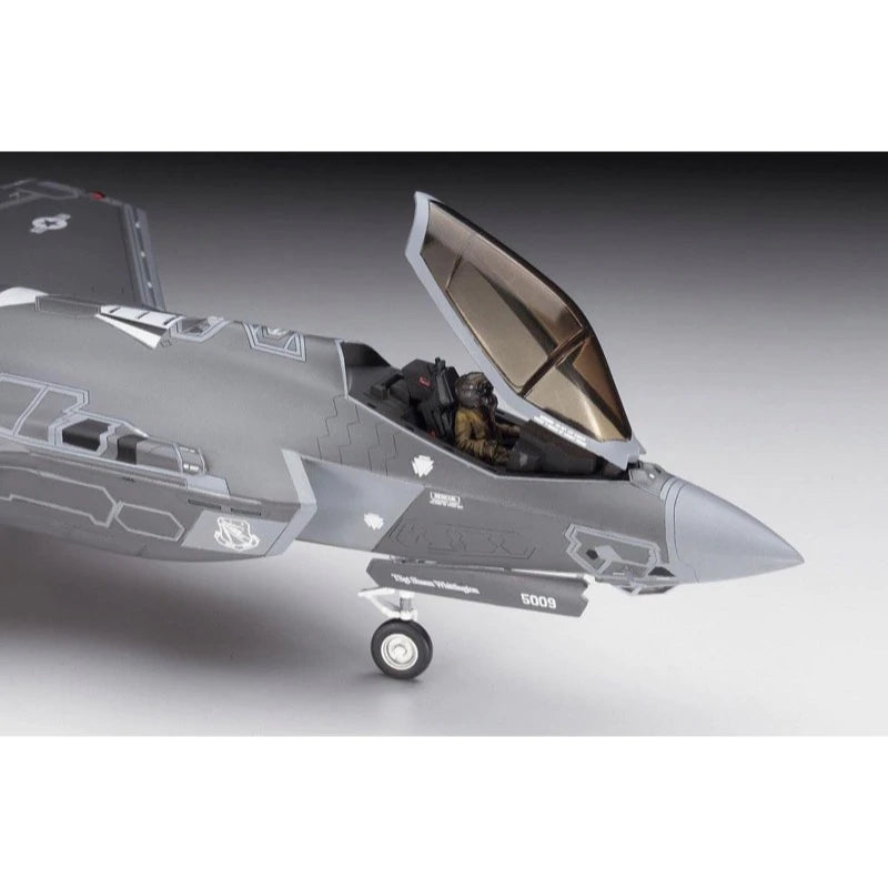 Hasegawa 01572AU 1/72 F-35A Lightning II Limited Edition RAAF Plastic Model Kit - Hobbytech Toys