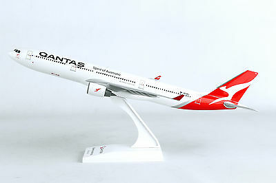 Daron 1/200 A330-300 Qantas Livery Daron DIE-CAST MODELS