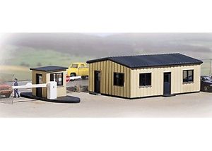 Walthers Cornerstone HO Office And Guard House Walthers TRAINS - HO/OO SCALE