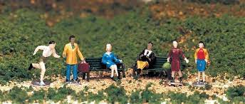 Bachmann 42339 HO People at Leisure - Hobbytech Toys