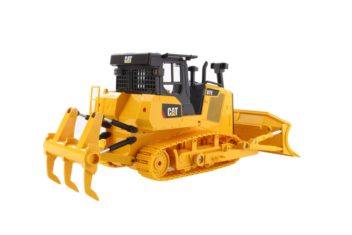 CAT 1/24 D7E Radio Control Track Type Tractor 2.4Ghz Diecast Masters RC CARS