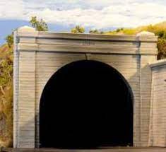 Chooch 9730 N Double Track Concrete Tunnel Portal 2-Pack - 3-3/4 x 3-29/32 9.3 x 9.7cm - Hobbytech Toys