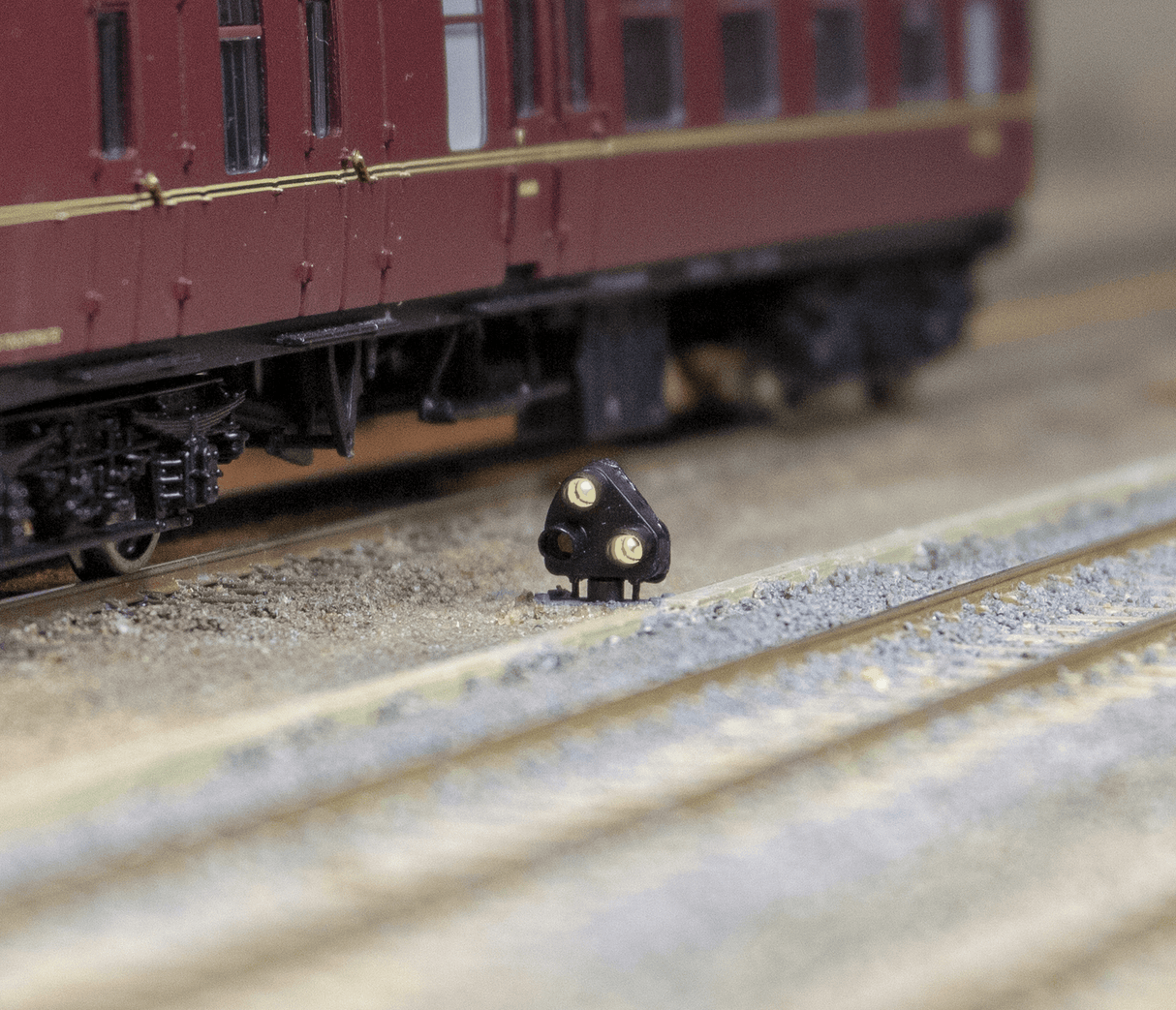 DCC Concepts 2-Wire Diesel Era 3-Light Ground Signal (12) DCC Concepts TRAINS - DCC