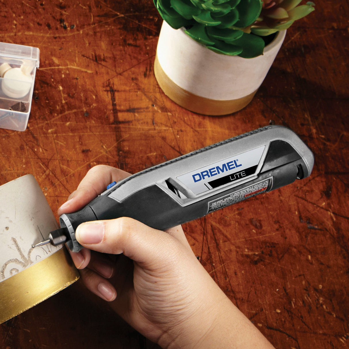 Dremel 7760 Lite 4V Cordless Rotary Tool Kit - Hobbytech Toys