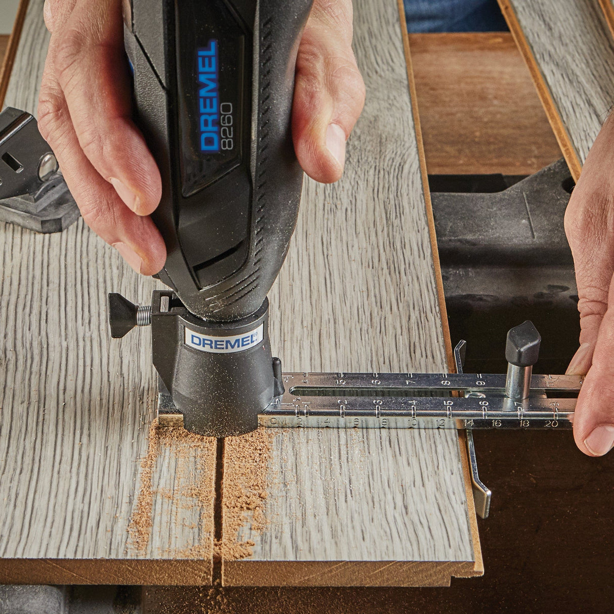 Dremel Circle Cutter & Straight Edge Guide (678) - Hobbytech Toys