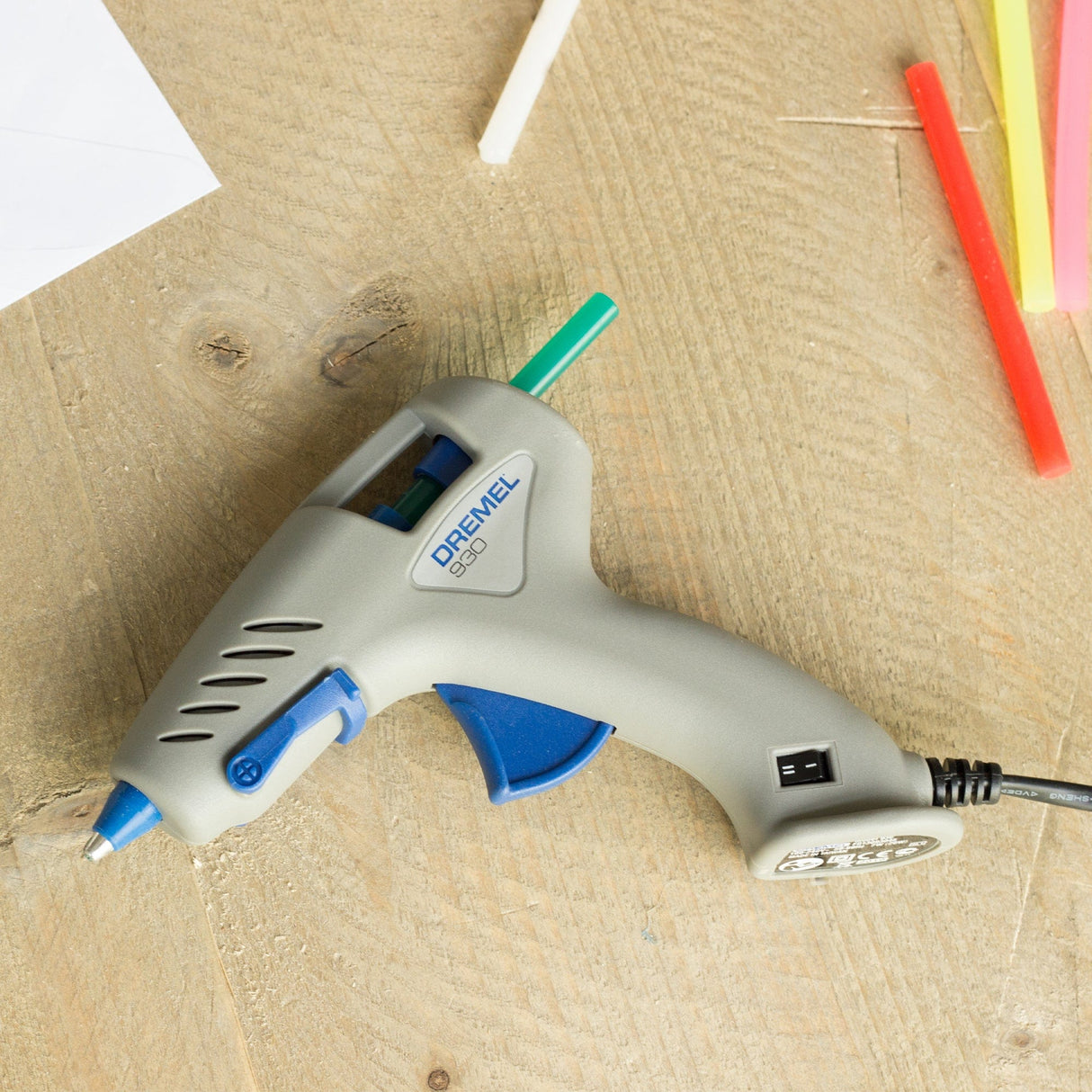 Dremel Coloured Glue Sticks 7mm (GG05) - 12 Pack - Hobbytech Toys