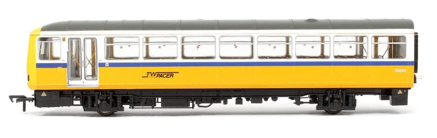EFE Rail E83025 OO Class 143 2-Car DMU 143622 BR Tyne & Wear PTE - Hobbytech Toys