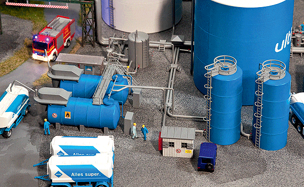 Faller Gmbh HO Aral Small Tank Farm - Kit Faller Gmbh TRAINS - HO/OO SCALE