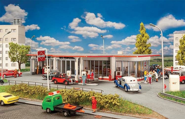Faller Gmbh HO Brandshof Gas Station - Kit - 11-1/4 x 8-1/4 x 2-1/8in 28.5 _ 21 _ 5.3cm** Faller Gmbh TRAINS - HO/OO SCALE