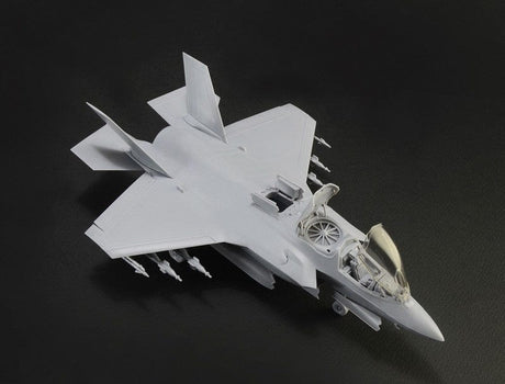 Italeri 1425S 1/72 F-35 B Lightning II Stovl Version Plastic Model Kit Italeri PLASTIC MODELS