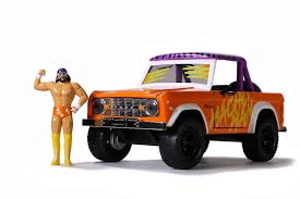 Jada 1/24 WWE Macho Man Randy Savage with 1973 Ford Bronco Jada DIE-CAST MODELS