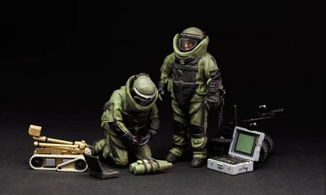 Meng 1/35 U.S. Explosive Ordnance Disposal Specialists & Robots Plastic Model Kit - Hobbytech Toys