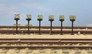 Model Scene OO Speed Sign Peco TRAINS - HO/OO SCALE