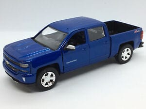 Motor Max 1/24 2017 Chevy Silverado 1500 LT Z71 Crew Cab - Assorted Colours Motor Max DIE-CAST MODELS