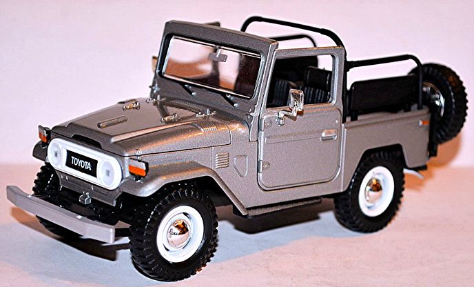 Motor Max 1/24 Toyota Fj40 Convertible - Assorted Colours Motor Max DIE-CAST MODELS