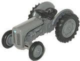 Oxford 1/76 Grey Ferguson Tea Tractor Oxford TRAINS - HO/OO SCALE