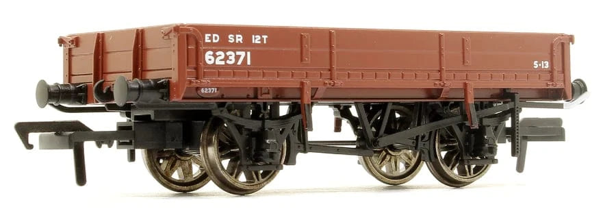 Rapido Trains UK 928006 SECR Dia. 1744 2 Plank No. 62371, SR Red Oxide (Late) - Hobbytech Toys