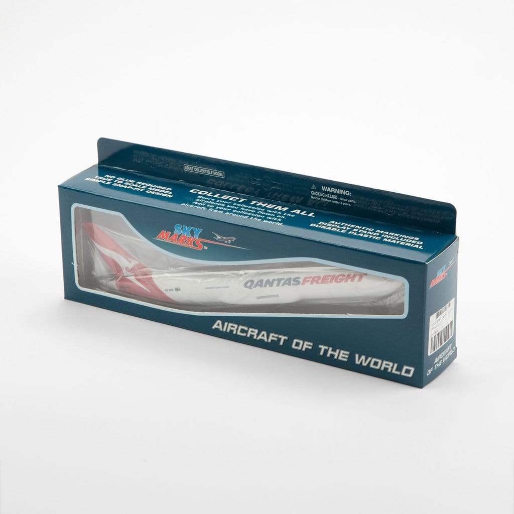 Sky Marks 1/200 B767-300F Qantas Air Freight NULL DIE-CAST MODELS