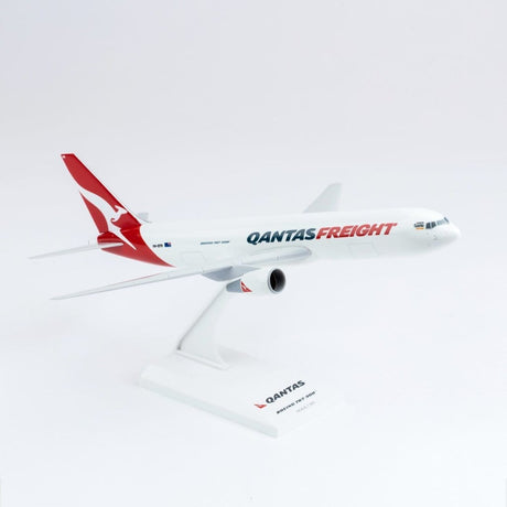 Sky Marks 1/200 B767-300F Qantas Air Freight NULL DIE-CAST MODELS