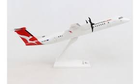 Skymarks 1/100 Qantaslink Dash 8 Q400 Skymarks PLASTIC MODELS